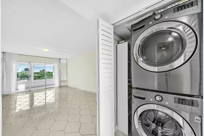 3524 Via Poinciana #604, Lake Worth, FL 33467 - Photo 10