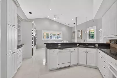 1052 W Shore Drive, West Palm Beach, FL 33406 - Photo 32