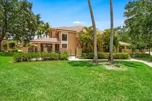 360 Prestwick Cir, Palm Beach Gardens, FL 33418 - Photo 2