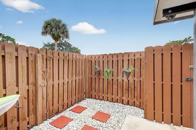 5612 SE Riverboat Drive #104, Stuart, FL 34997 - Photo 4