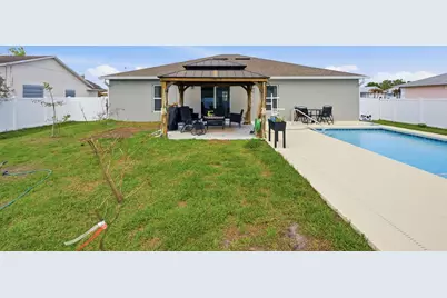 684 SE Crescent Avenue, Port Saint Lucie, FL 34984 - Photo 2