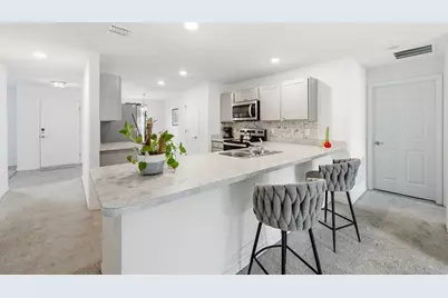 684 SE Crescent Avenue, Port Saint Lucie, FL 34984 - Photo 4