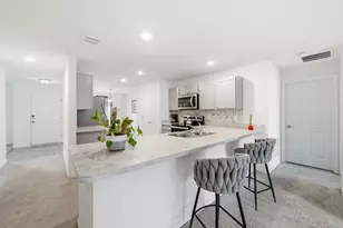 684 SE Crescent Ave, Port Saint Lucie, FL 34984 - Photo 4