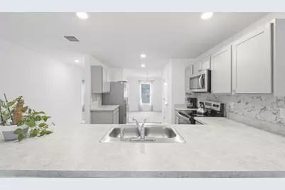 684 SE Crescent Avenue, Port Saint Lucie, FL 34984 - Photo 6