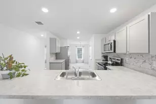 684 SE Crescent Ave, Port Saint Lucie, FL 34984 - Photo 6