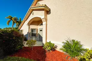 10638 Lake Shore Dr, Wellington, FL 33414 - Photo 6