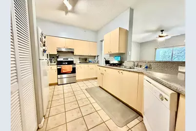 330 Crestwood Circle N #202, Royal Palm Beach, FL 33411 - Photo 10