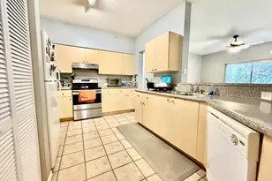 330 Crestwood Circle N, Royal Palm Beach, FL 33411 - Photo 10