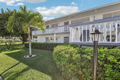 104 Oakridge #H, Deerfield Beach, FL 33442 - Photo 4