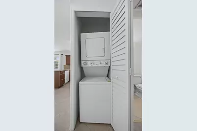 144 Canterbury, West Palm Beach, FL 33417 - Photo 2