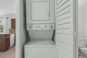 144 Canterbury, West Palm Beach, FL 33417 - Photo 2