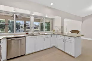 320 NE Surfside Ave, Port Saint Lucie, FL 34983 - Photo 16