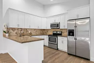 1120 Hyacinth Pl, Wellington, FL 33414 - Photo 4