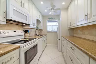 340 Main Blvd, Boynton Beach, FL 33435 - Photo 12