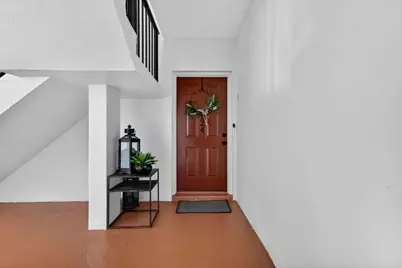 124 Lake Evelyn Drive, West Palm Beach, FL 33411 - Photo 2