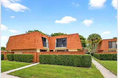 304 Live Oak Lane, Boynton Beach, FL 33436 - Photo 1