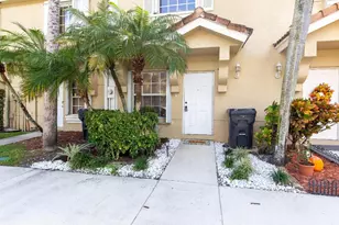 6916 Crooked Fence Dr, Lake Worth, FL 33467 - Photo 2