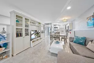 725 Lori Dr, Palm Springs, FL 33461 - Photo 2