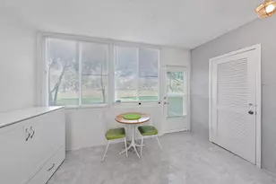 725 Lori Dr, Palm Springs, FL 33461 - Photo 10