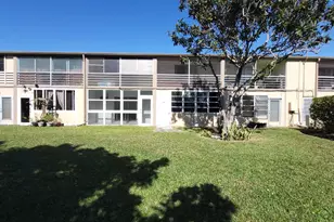 23 Kingswood B, West Palm Beach, FL 33417 - Photo 14