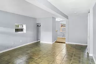 735 Colonial Rd, West Palm Beach, FL 33405 - Photo 38