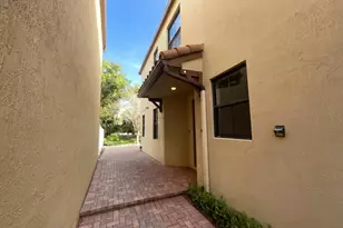 4879 NW 55th Pl, Fort Lauderdale, FL 33319 - Photo 8