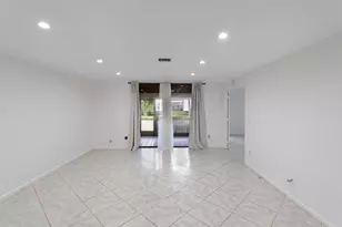 9352 Sabal Ridge Circle, Boca Raton, FL 33428 - Photo 10