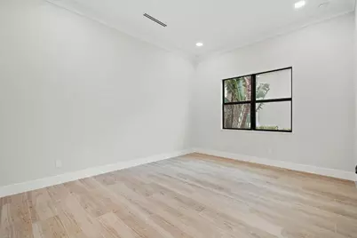 110 SE Via Verona, Port Saint Lucie, FL 34984 - Photo 14