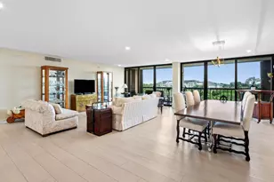 2450 Presidential Way, West Palm Beach, FL 33401 - Photo 2