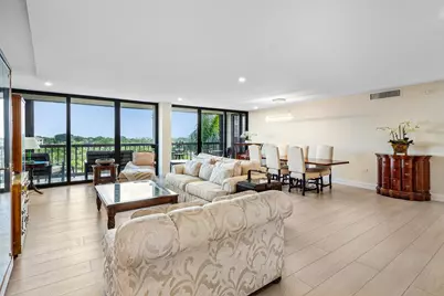 2450 Presidential Way #607, West Palm Beach, FL 33401 - Photo 2