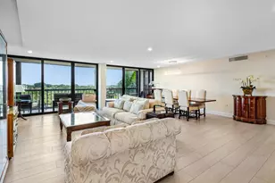 2450 Presidential Way, West Palm Beach, FL 33401 - Photo 2