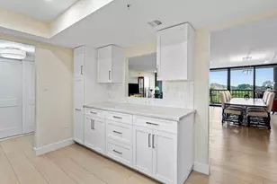 2450 Presidential Way, West Palm Beach, FL 33401 - Photo 10