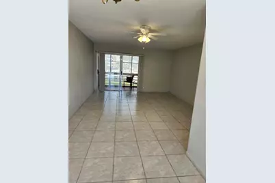 17 Golfs Edge #H, West Palm Beach, FL 33417 - Photo 2