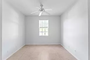 1002 Pipers Cay Dr, West Palm Beach, FL 33415 - Photo 20