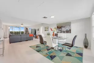 3800 Oaks Clubhouse Dr, Pompano Beach, FL 33069 - Photo 4