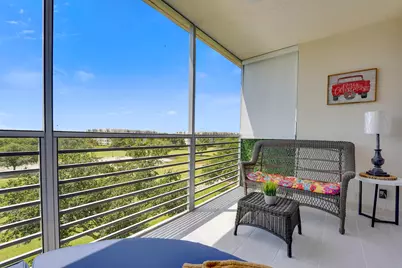 3800 Oaks Clubhouse Drive #503, Pompano Beach, FL 33069 - Photo 2