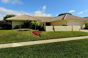 5979 Pinebrook Dr, Boca Raton, FL 33433 - Photo 2