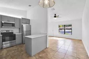 66 Via De Casas Norte, Boynton Beach, FL 33426 - Photo 2