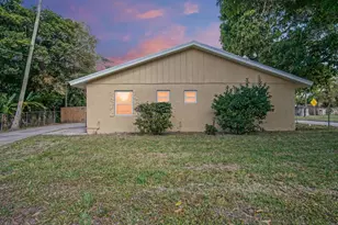 1002 Ave E E, Fort Pierce, FL 34950 - Photo 1