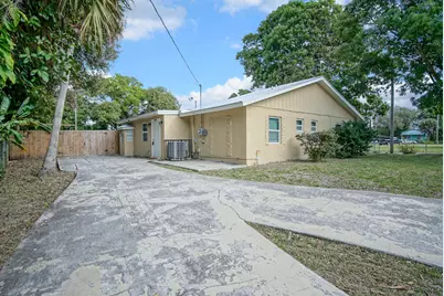 1002 Avenue E E, Fort Pierce, FL 34950 - Photo 18