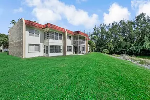 354 Lake Frances Dr, West Palm Beach, FL 33411 - Photo 24