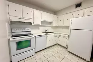 313 Greenbrier B, West Palm Beach, FL 33417 - Photo 6