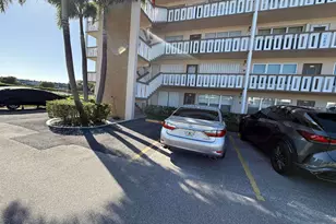 313 Greenbrier B, West Palm Beach, FL 33417 - Photo 2