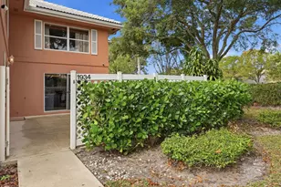 1934 Stratford Way, West Palm Beach, FL 33409 - Photo 2