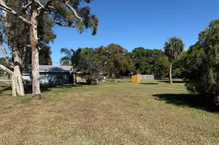 2104 N 53rd St, Fort Pierce, FL 34946 - Photo 2