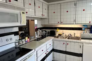 225 Lake Meryl Dr, West Palm Beach, FL 33411 - Photo 2