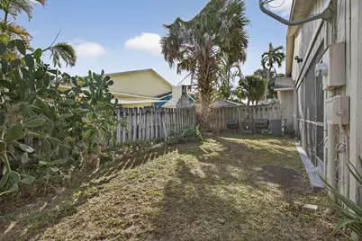 8682 Crater Terrace, West Palm Beach, FL 33403 - Photo 32