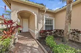 362 NW Granville St, Port Saint Lucie, FL 34986 - Photo 4