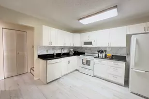 3851 Island Club Cir E, Lake Worth, FL 33462 - Photo 18