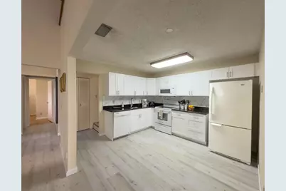 3851 Island Club Circle E, Lake Worth, FL 33462 - Photo 12